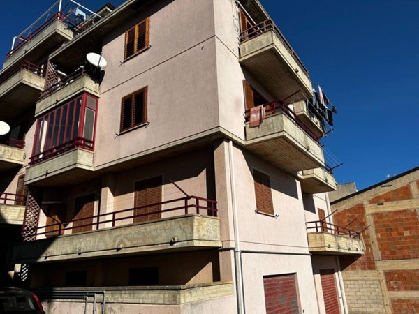 appartamento in vendita a Castellana Sicula in zona Calcarelli