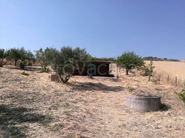 casa indipendente in vendita a Castellana Sicula in zona Frazzucchi