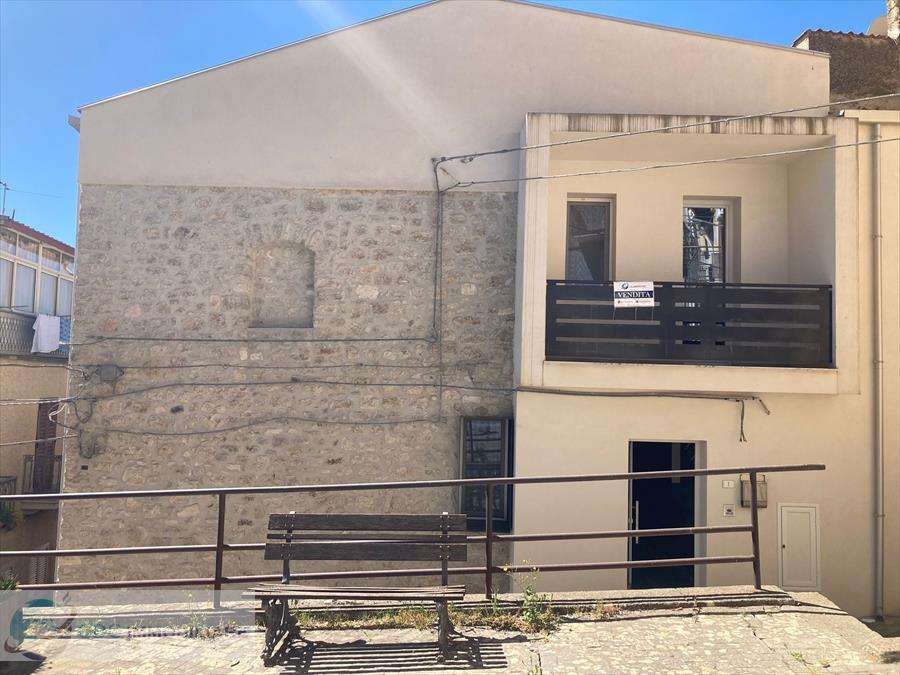 appartamento in vendita a Castronovo di Sicilia