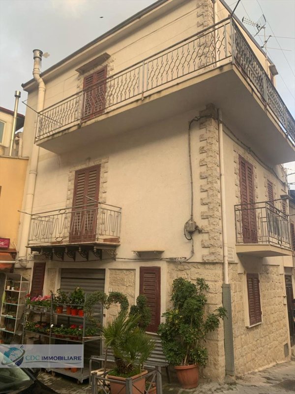 casa indipendente in vendita a Castronovo di Sicilia