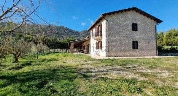 appartamento in vendita a Castronovo di Sicilia