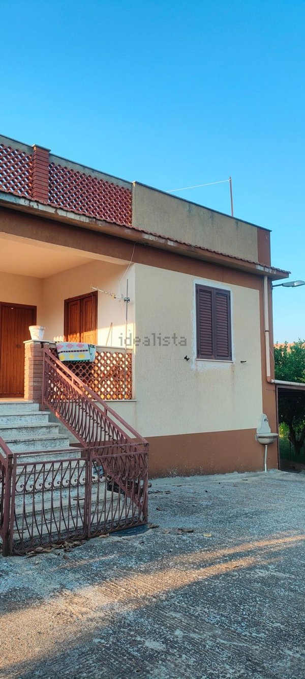 casa indipendente in vendita a Castronovo di Sicilia