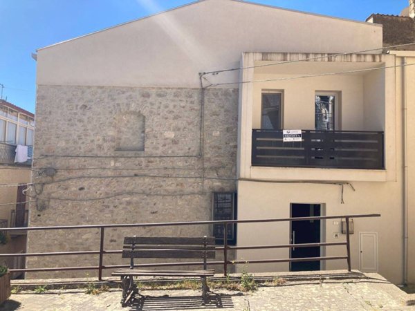 casa indipendente in vendita a Castronovo di Sicilia
