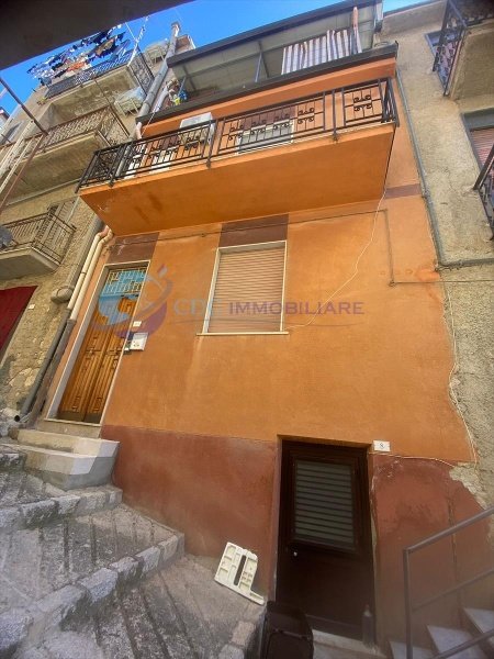 casa indipendente in vendita a Castronovo di Sicilia