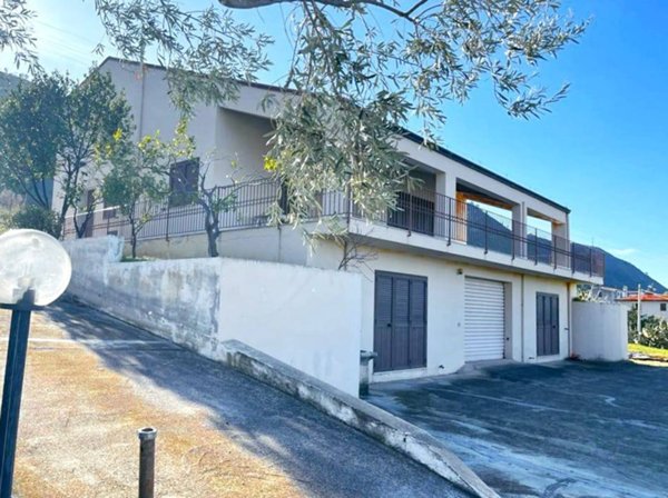 casa indipendente in vendita a Cefalù