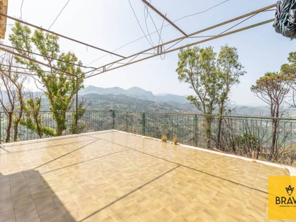 casa indipendente in vendita a Cefalù
