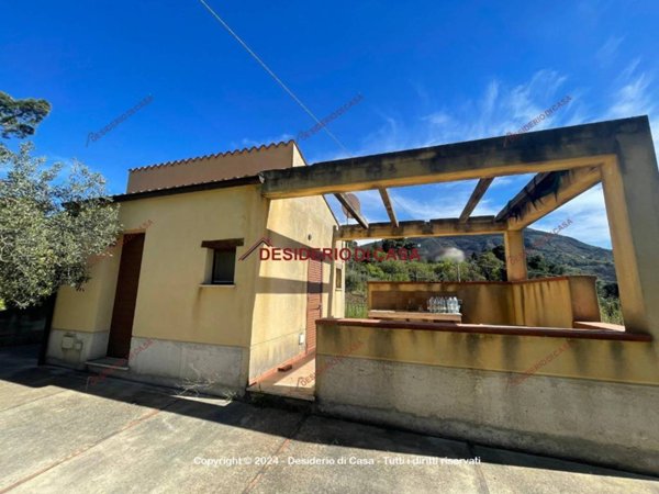 casa indipendente in vendita a Cefalù