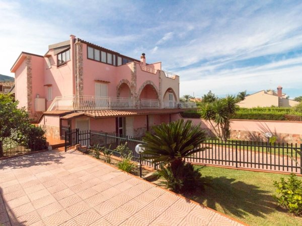 casa indipendente in vendita a Cefalù