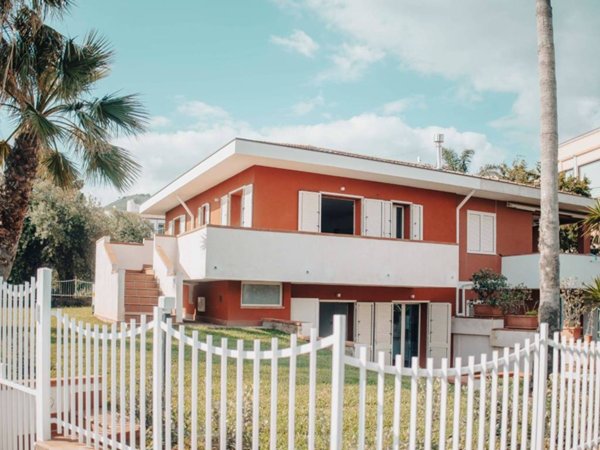 casa indipendente in vendita a Cefalù