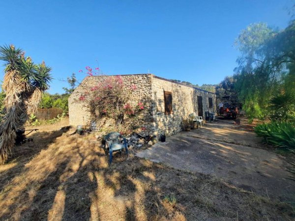 casa indipendente in vendita a Cefalù in zona Sant'Ambrogio