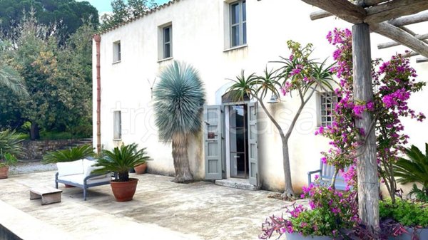 casa indipendente in vendita a Cefalù