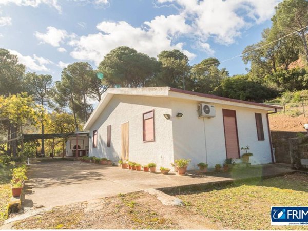 casa indipendente in vendita a Cefalù