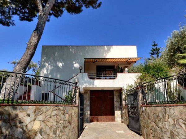 casa indipendente in vendita a Cefalù