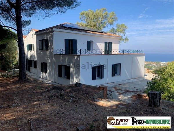 casa indipendente in vendita a Cefalù