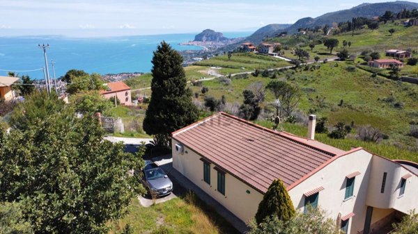 casa indipendente in vendita a Cefalù