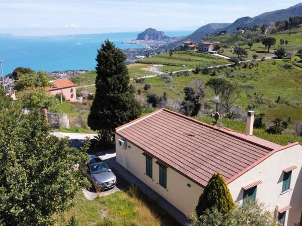 casa indipendente in vendita a Cefalù