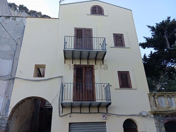 casa indipendente in vendita a Cefalù