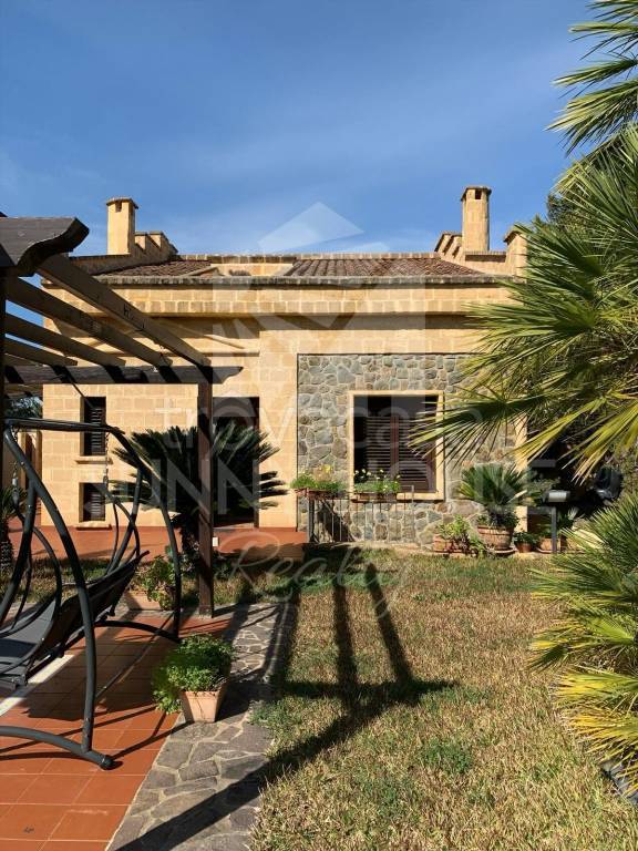 casa indipendente in vendita a Cefalù