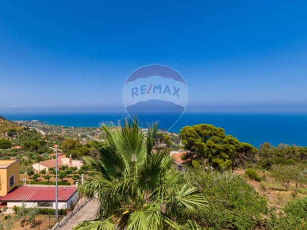 casa indipendente in vendita a Cefalù