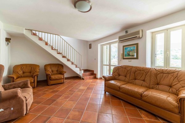 casa indipendente in vendita a Cefalù