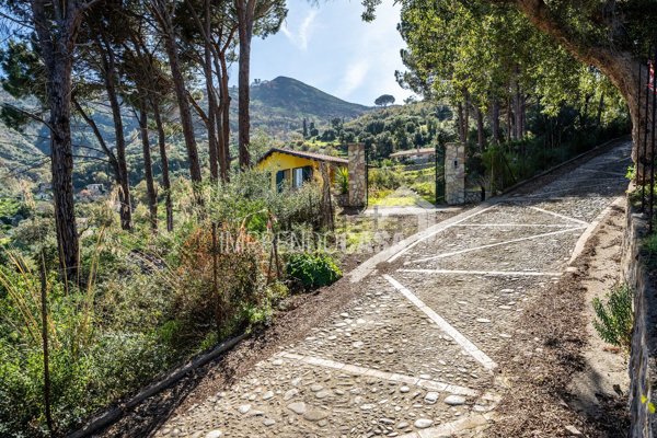 casa indipendente in vendita a Cefalù