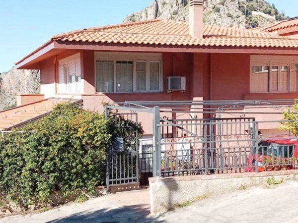 casa indipendente in vendita a Cefalù