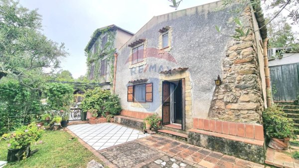 casa indipendente in vendita a Cefalù