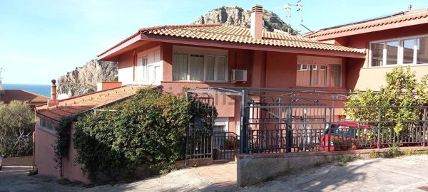 casa indipendente in vendita a Cefalù