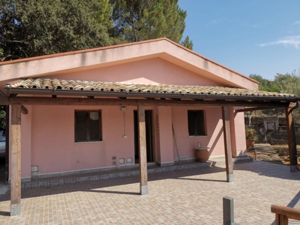 casa indipendente in vendita a Cefalù