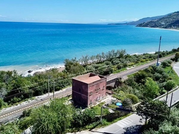 casa indipendente in vendita a Cefalù
