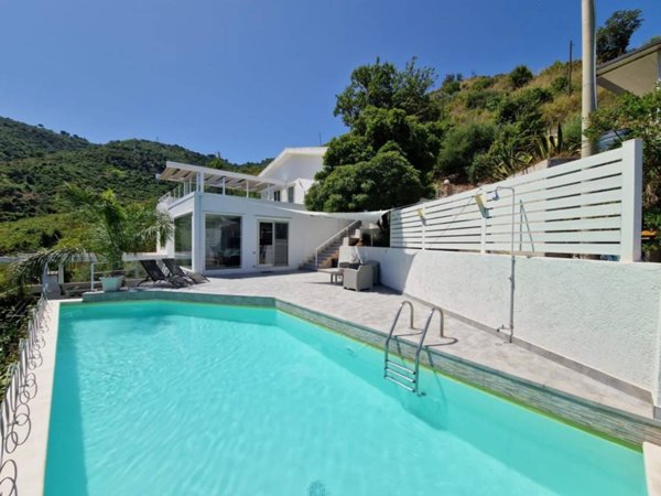 casa indipendente in vendita a Cefalù
