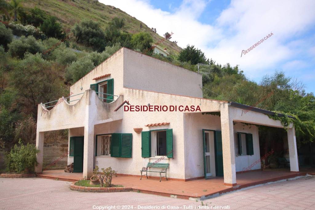 casa indipendente in vendita a Cefalù