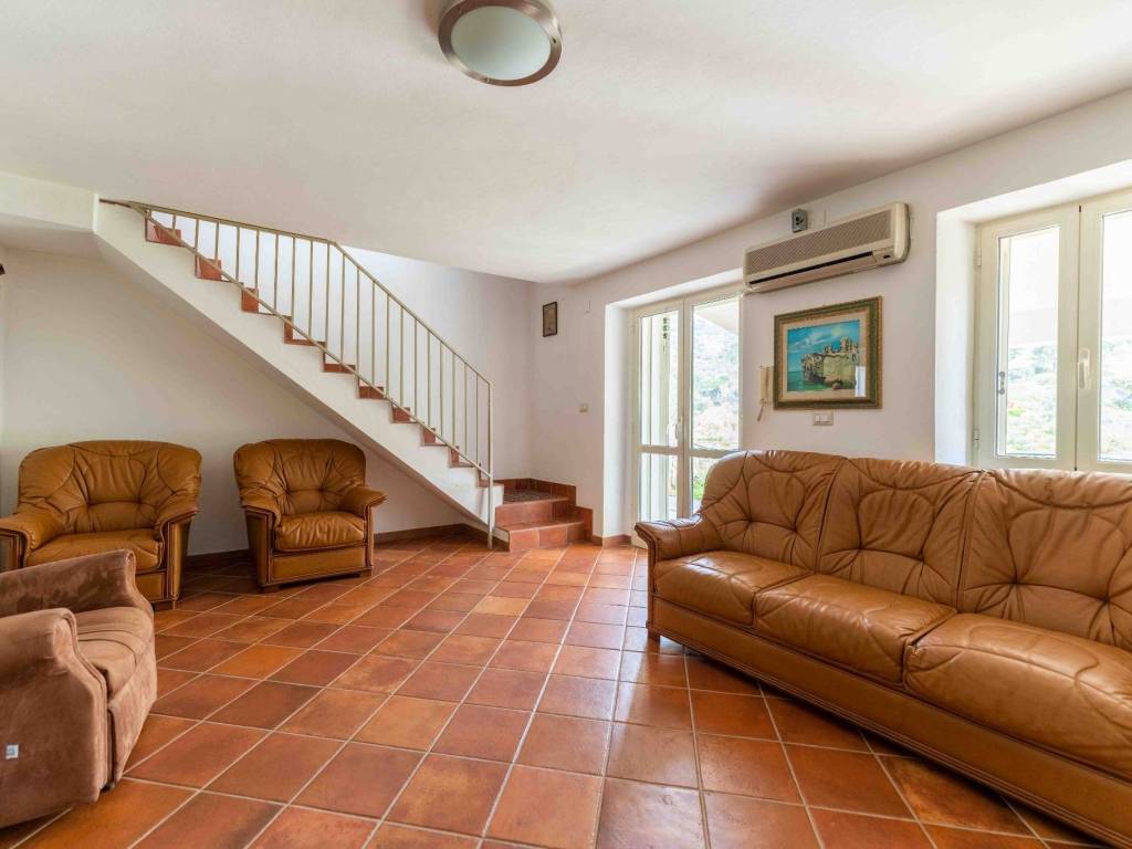 casa indipendente in vendita a Cefalù