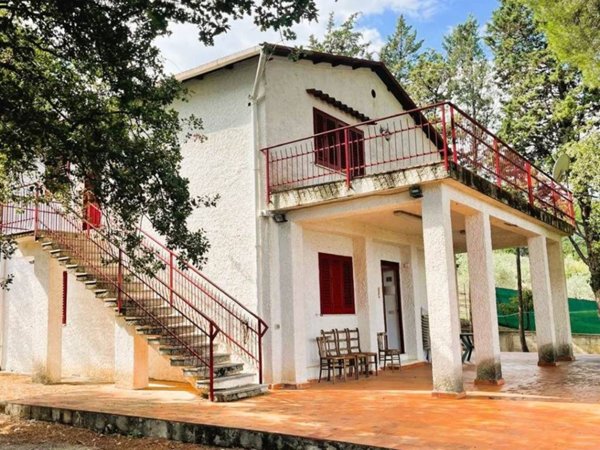 casa indipendente in vendita a Cefalù