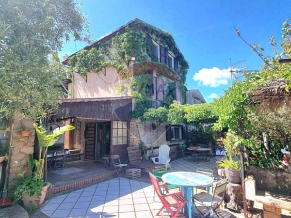 casa indipendente in vendita a Cefalù