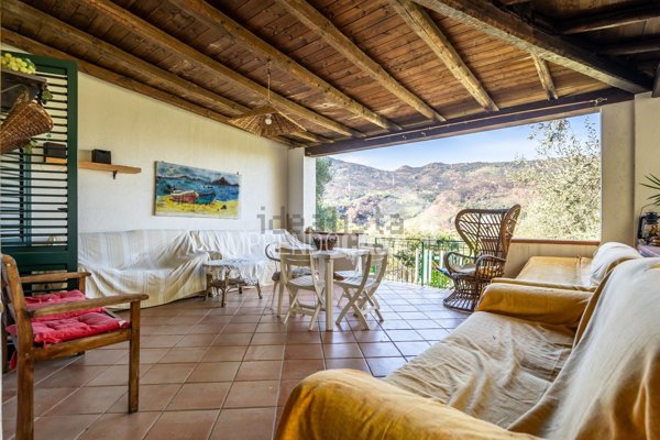 casa indipendente in vendita a Cefalù in zona Sant'Ambrogio