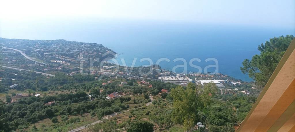 casa indipendente in vendita a Cefalù