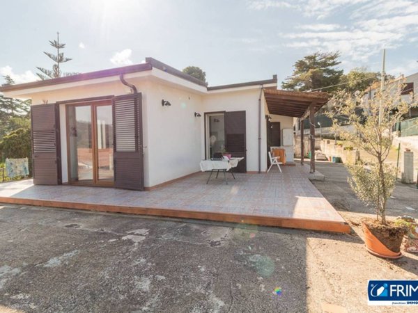 casa indipendente in vendita a Cefalù