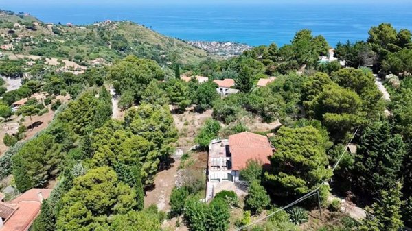 casa indipendente in vendita a Cefalù