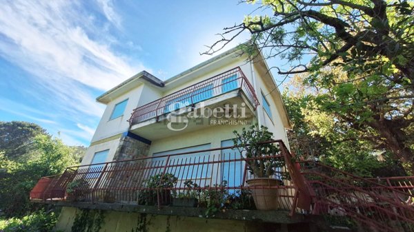 casa indipendente in vendita a Cefalù