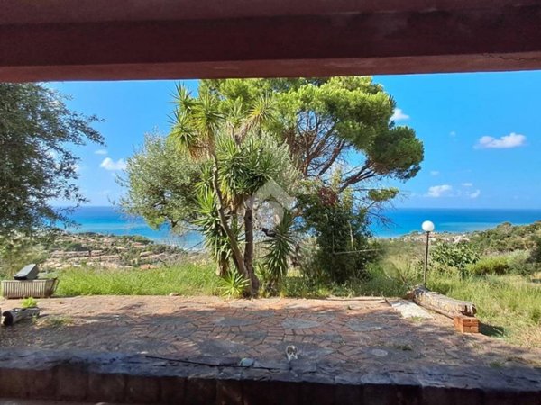casa indipendente in vendita a Cefalù