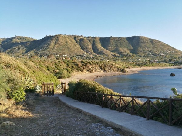 casa indipendente in vendita a Cefalù