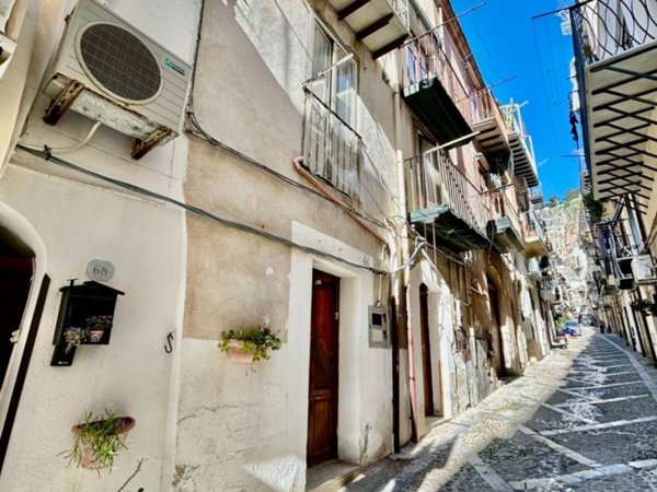 casa indipendente in vendita a Cefalù