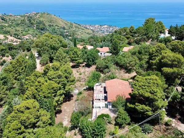 casa indipendente in vendita a Cefalù