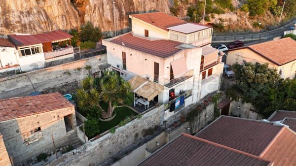 casa indipendente in vendita a Cefalù