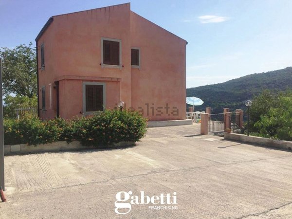 casa indipendente in vendita a Cefalù