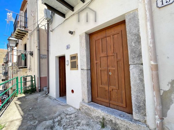 casa indipendente in vendita a Cefalù