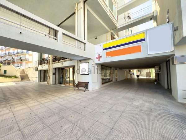 locale commerciale in vendita a Cefalù