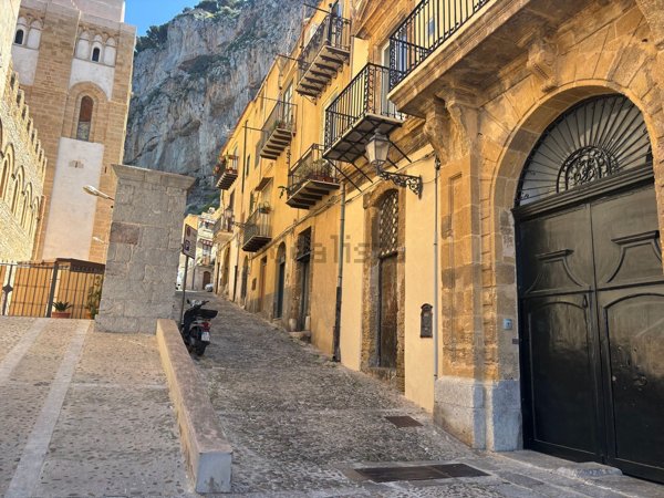 locale di sgombero in vendita a Cefalù