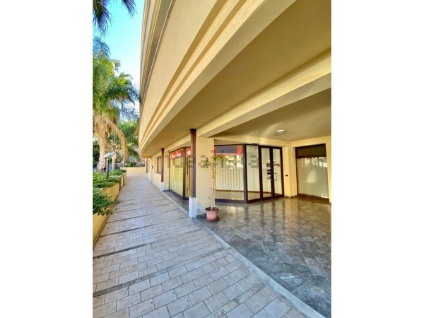 negozio in vendita a Cefalù